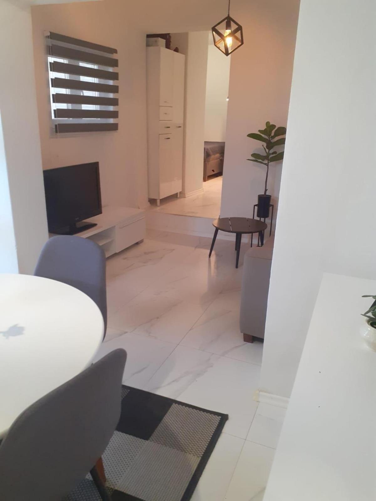 Apartments By The Sea Brist, Makarska - 11039 ภายนอก รูปภาพ